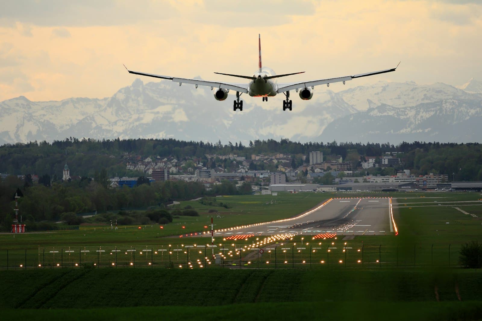 Airplane approaching the runway to land