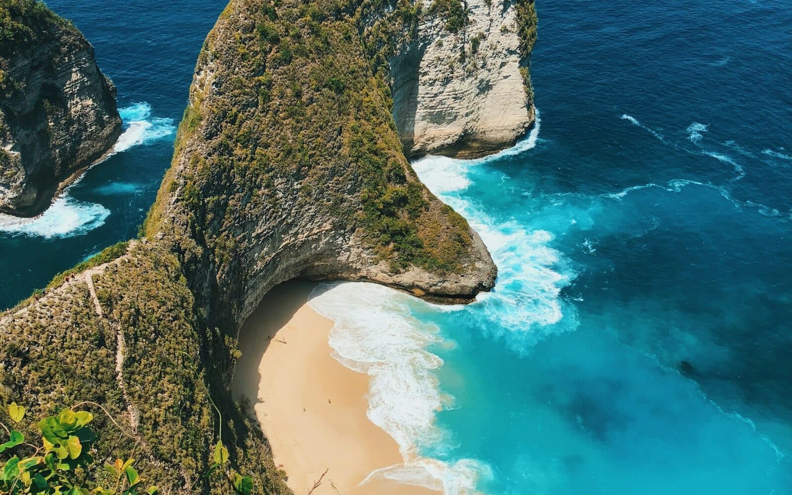 Kelingking Beach cliff, Nusa Penida, Bali